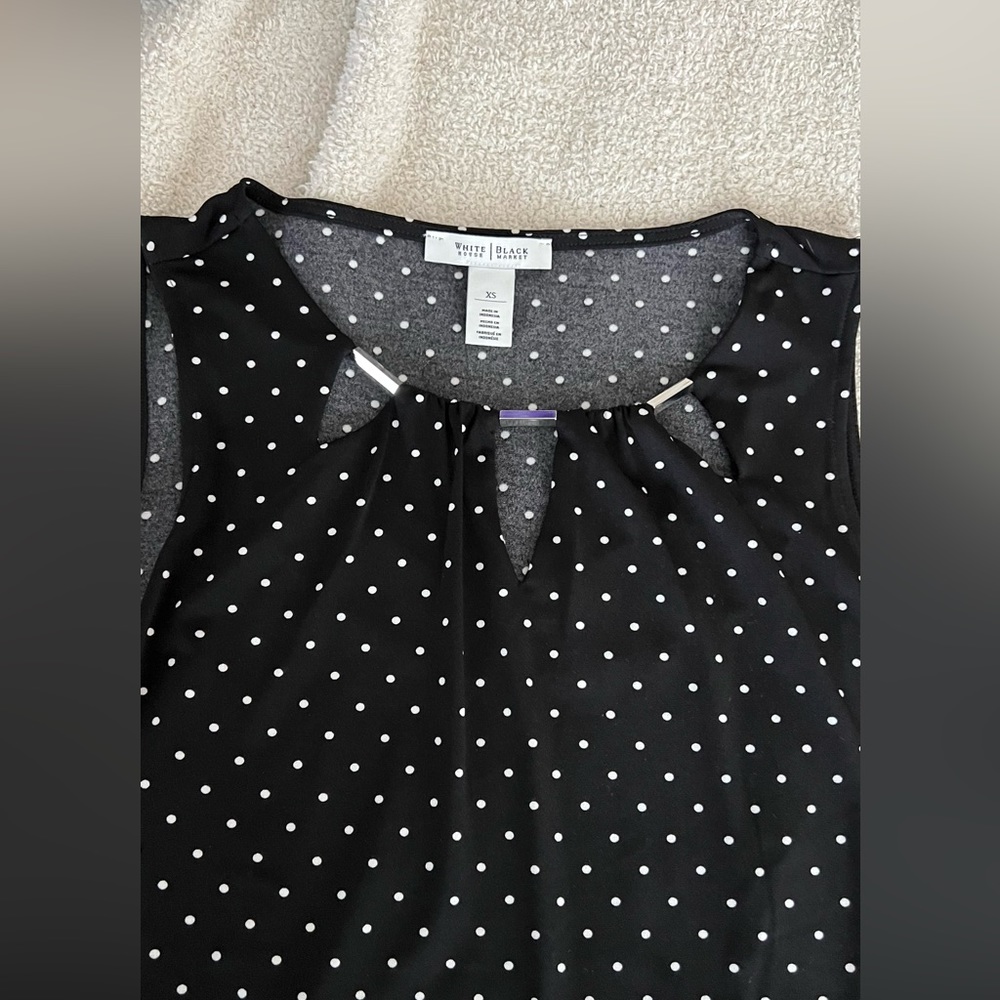 White House black market, polka dot top, size xsmall